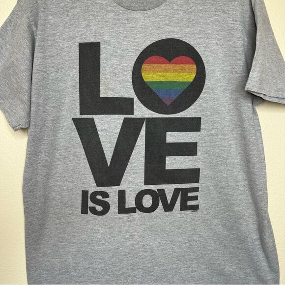 Retreez Love Is Love Heather Gray T Shirt Crew Neck Short Sleeve Unisex Size XL - Picture 3 of 12